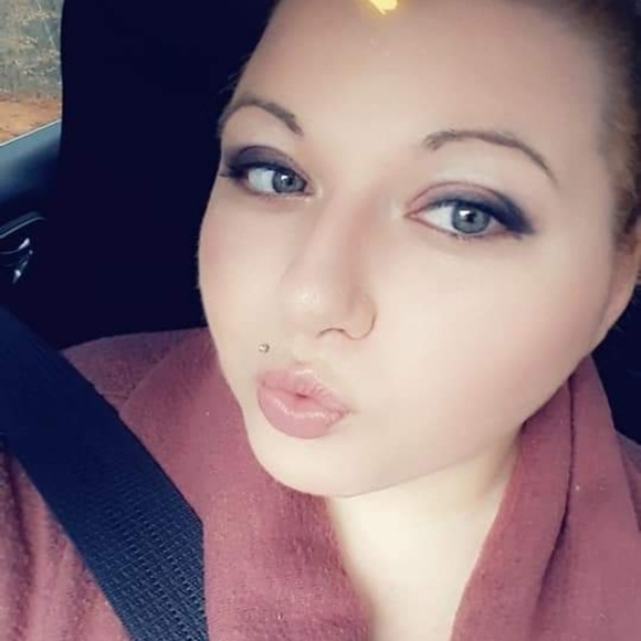 Meet your Posher, Amber - Picture 4 of 4